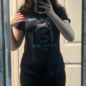 Jaws form fitting tshirt size medium